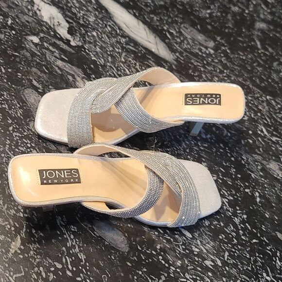 BRAND NEW JONES NEW YORK HEELS WITH CRISSCROSS STRAPS SANDAL - Picture 8 of 16